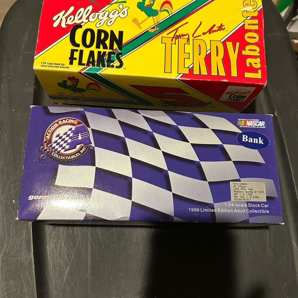 Terry Labonte Corn Flakes 1/24 scale Red and Yellow Race Car Toy. 1 of 7512 made - Picture 10 of 14